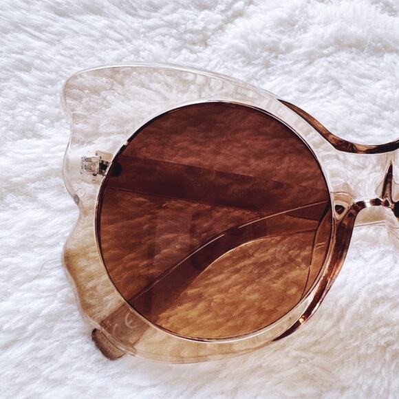 Eliza Brown Butterfly-shaped Sunglasses - Picture 2 of 13